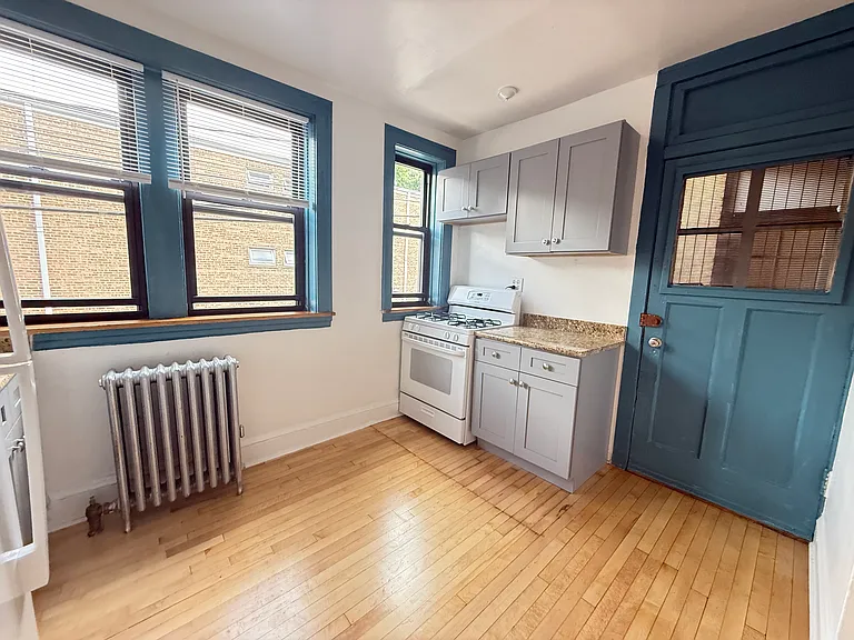 5542 N Artesian Ave #1B — Photo 18