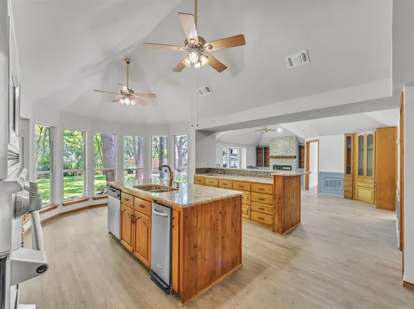 1525 Rocky Creek Cir, Cedar Hill, TX 75104