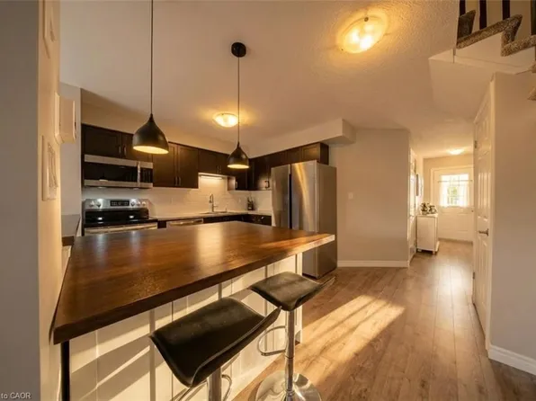 30 Imperial Rd S #21, Guelph, ON N1K 1Y5