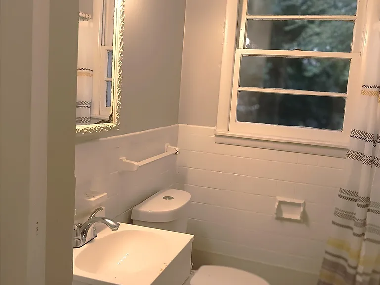 2132 Ester St — Photo 6