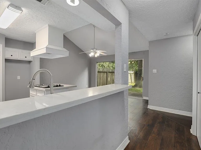 13314 Ravensway Dr — Photo 2