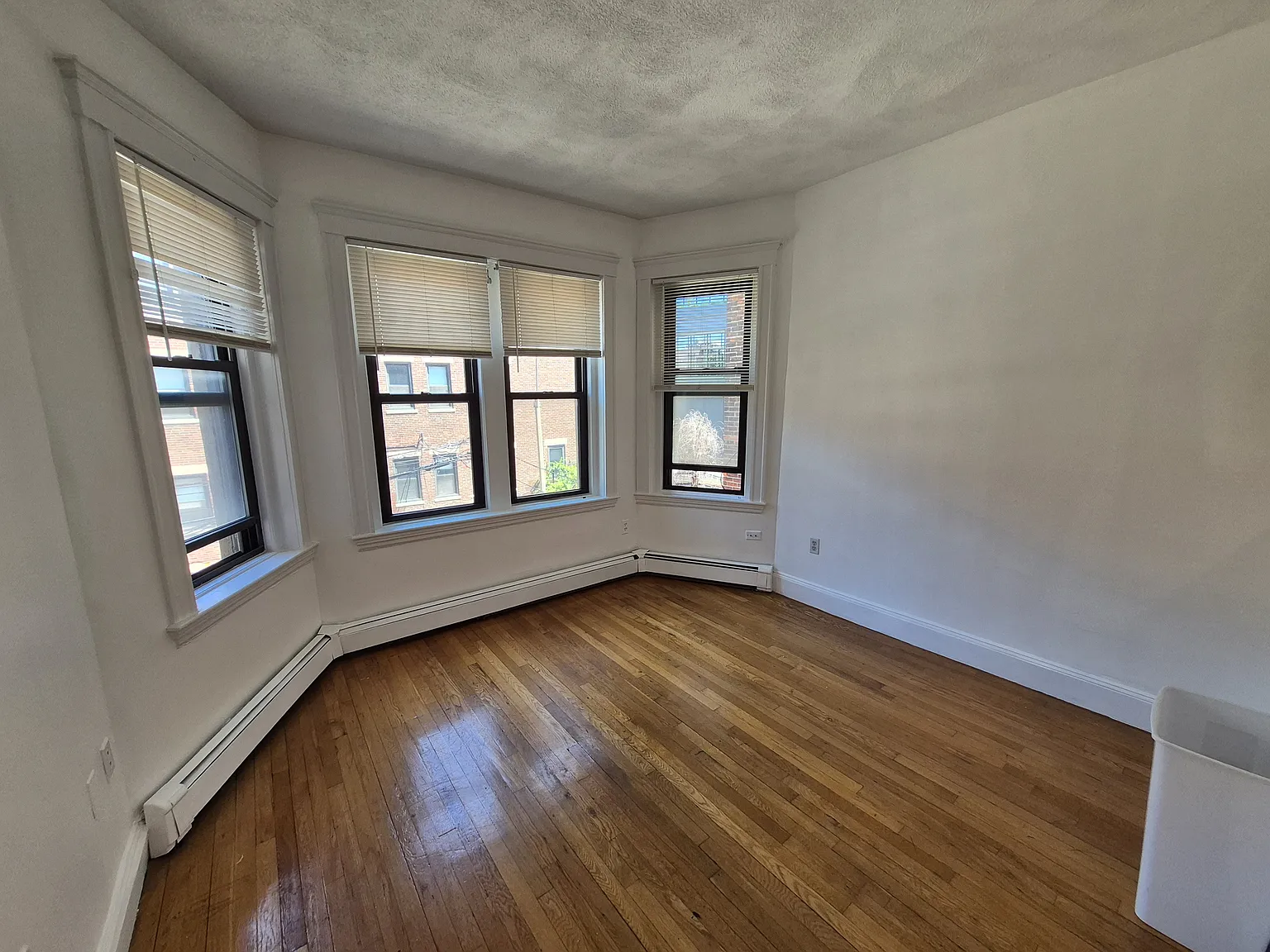 2 bed, 770 sqft, $3,000 — Photo 3