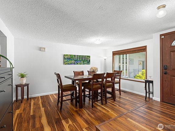 5th image of 4823 W Tapps Dr E