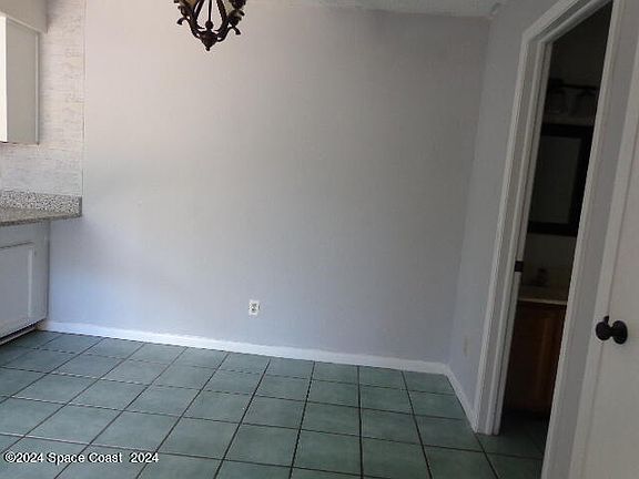 4th image of 1642 S Park Ave