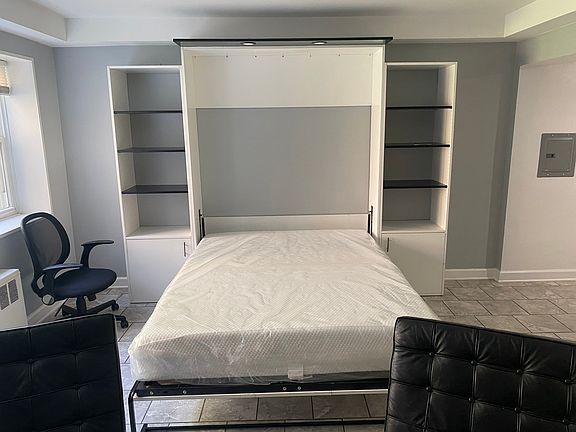 4th image of 6104 N Winchester Ave APT Gc