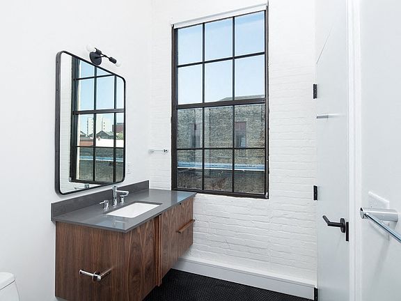 5th image of 510 Julia St #2519949