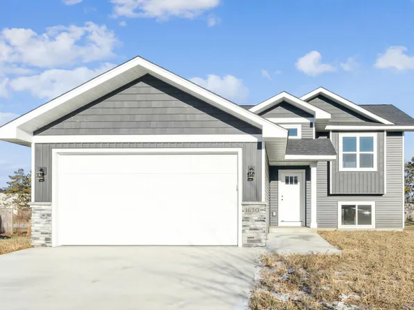 1630 Morning Glory Dr, River Falls, WI 54022