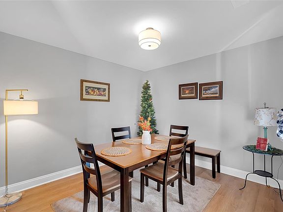 4th image of 104 Forest Dr