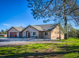 11907 Livona Ln, Redding, CA 96003