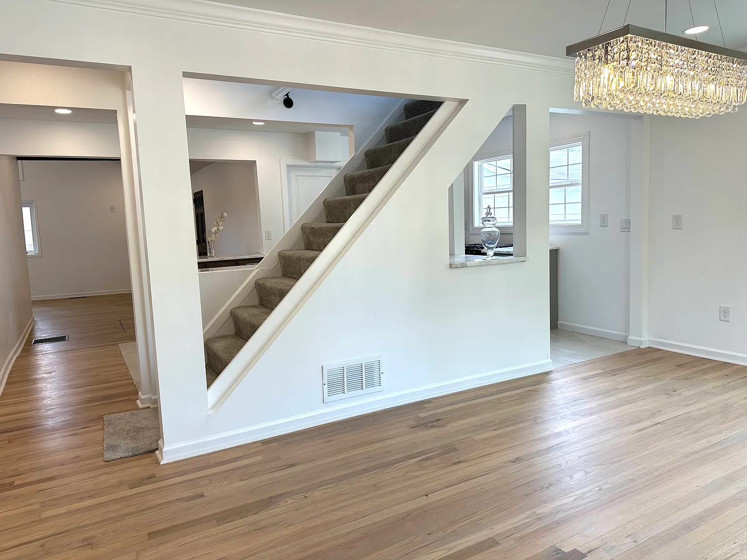 4 bed, 1838 sqft, $3,400 — Photo 4