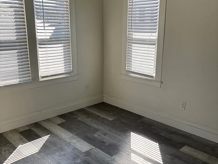 405 S Tremont St — Photo 7