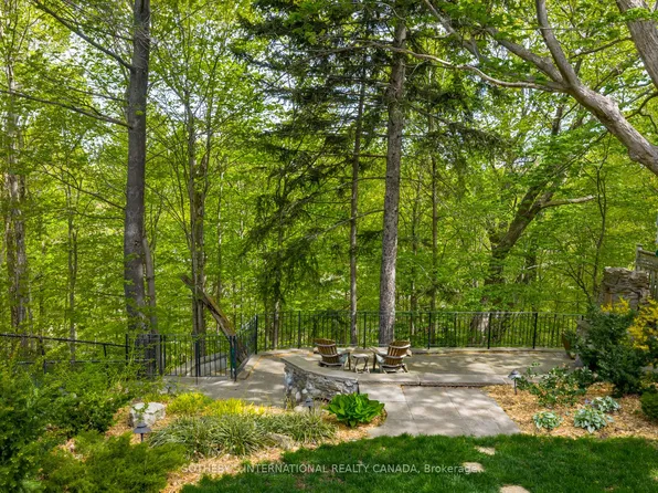 74 Four Oaks Gate, Toronto, ON M4J 2X2