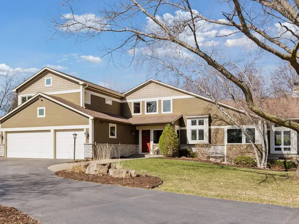 9451 Foxford Rd, Chanhassen, MN 55317