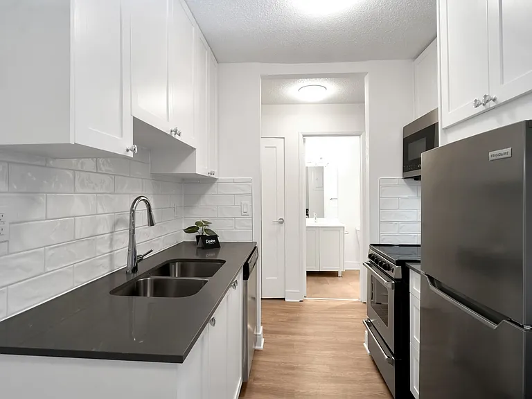 1002 McKenzie Ave #218 — Photo 10
