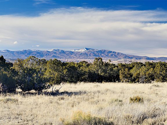 3rd image of 6 Green Meadow Loop