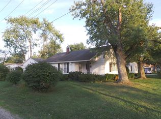 2001 11th St, Charleston, IL 61920