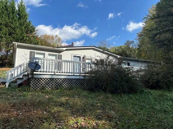 28 Sky Way Ln, Burnsville, NC 28714