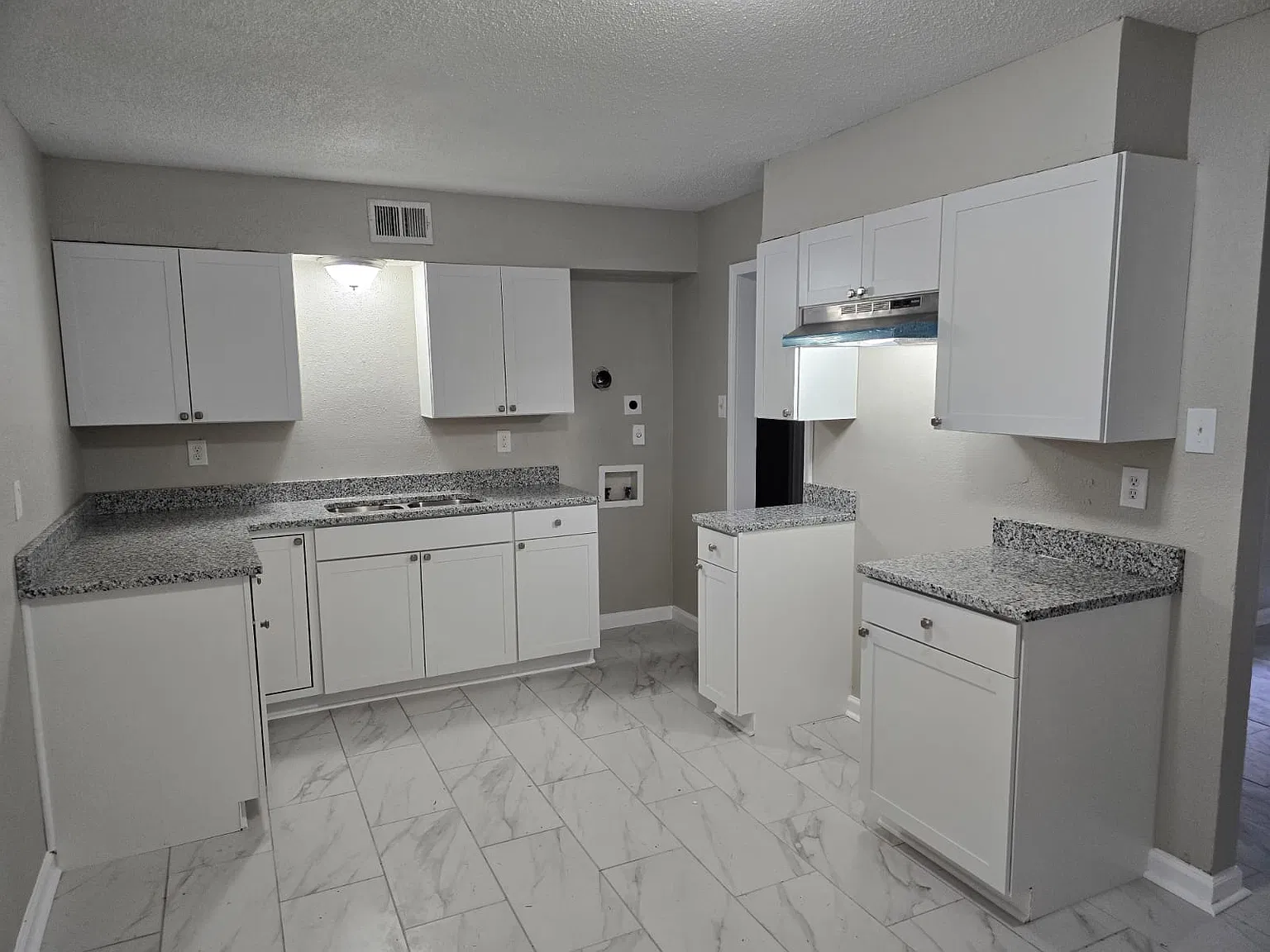 3 bed, 965 sqft, $1,050 — Photo 3