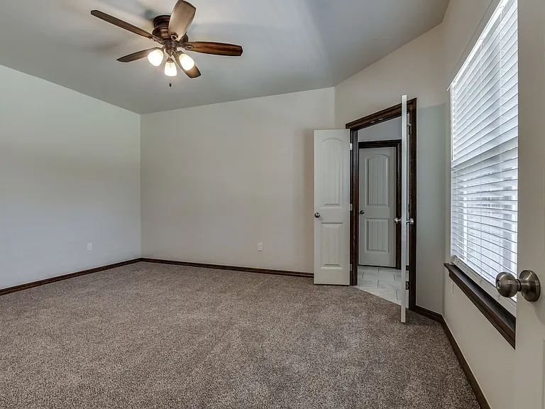 2200 Alta Vista Ln — Photo 25
