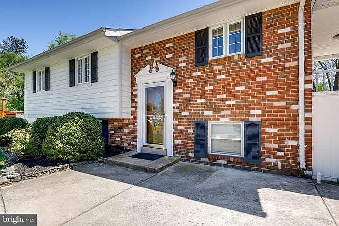 1st image of 539 Pembrooke Ct