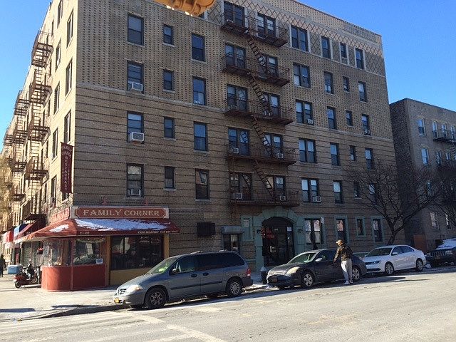 1st image of 2924 21st Ave #2F