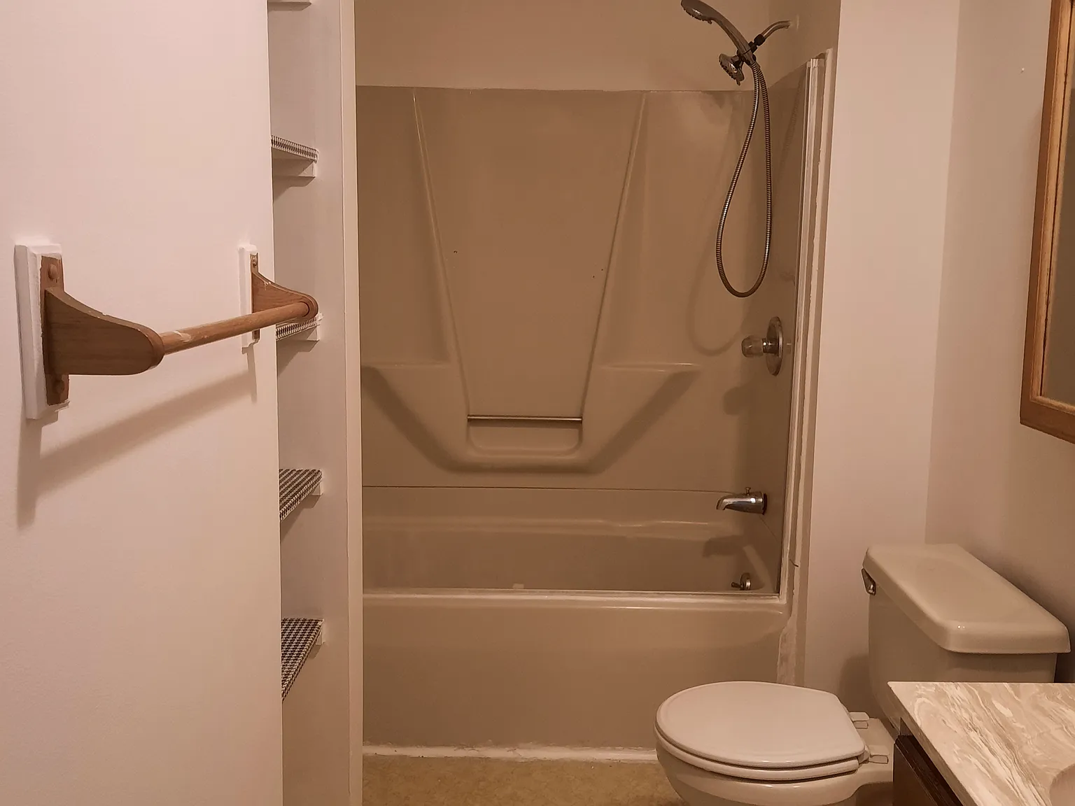 3 bed, 1400 sqft, $1,250 — Photo 3