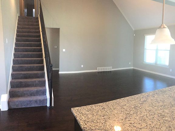 5th image of 13338 Lapstone Ln
