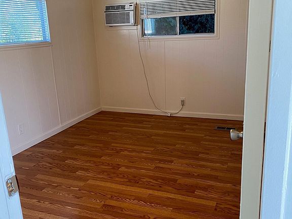 4th image of 300 W Lincoln Ave Space 32