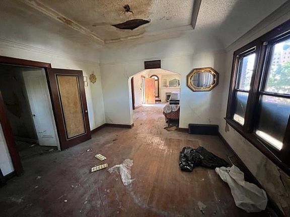 3rd image of 1005 NE 14th St