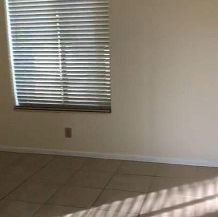 2nd image of 719 Sunny Pine Way APT B2