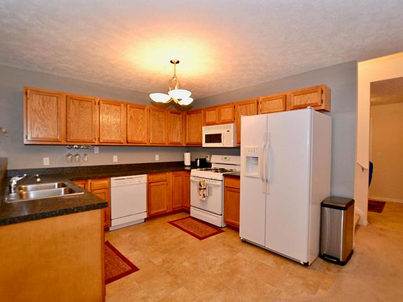 5th image of 3649 Merriville Ct SE #2