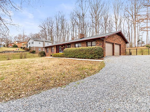 4th image of 155 Pandora Rd