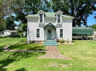 111 N 5th St, Deepwater, MO 64740
