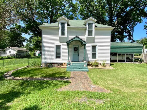 111 N 5th St, Deepwater, MO 64740
