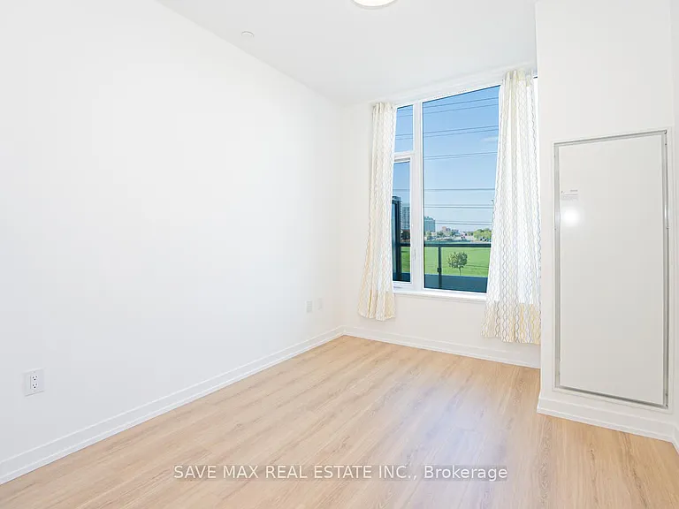 2485 Eglinton Ave W #402 — Photo 23