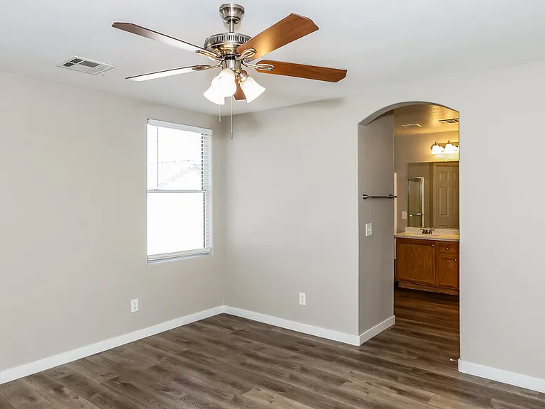 10931 Colour Magic St — Photo 10