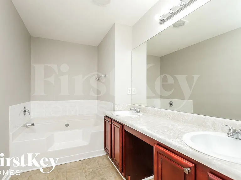 483 Baywood Way — Photo 9