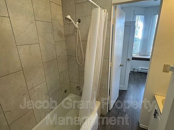 5th image of 520 N Water Ave APT 2