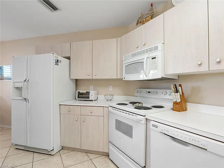 2408 Millcreek Ln #202 — Photo 8