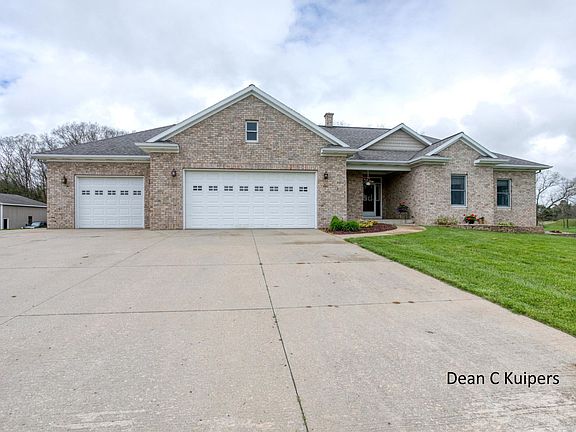 2nd image of 3248 Lone Oak Dr
