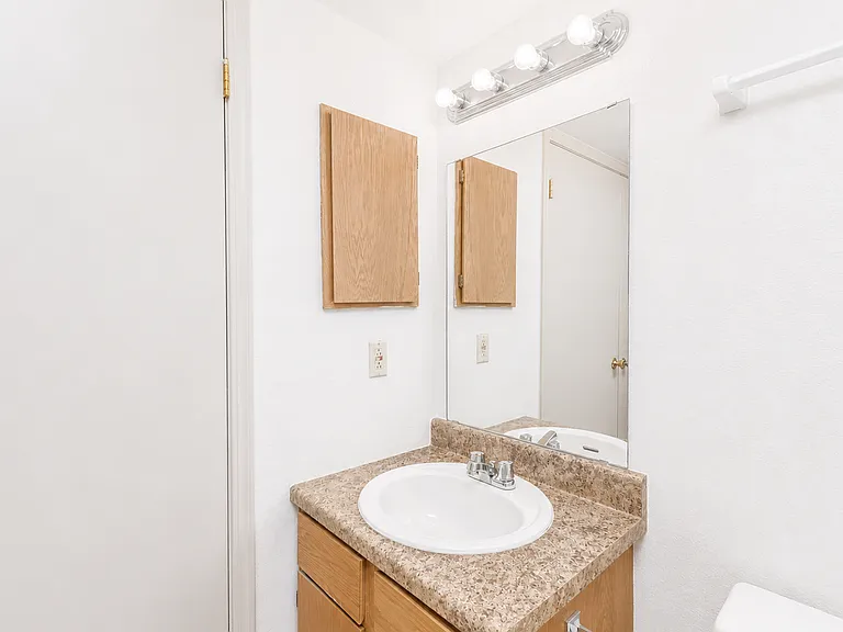 Riverbend Apartments — Photo 41