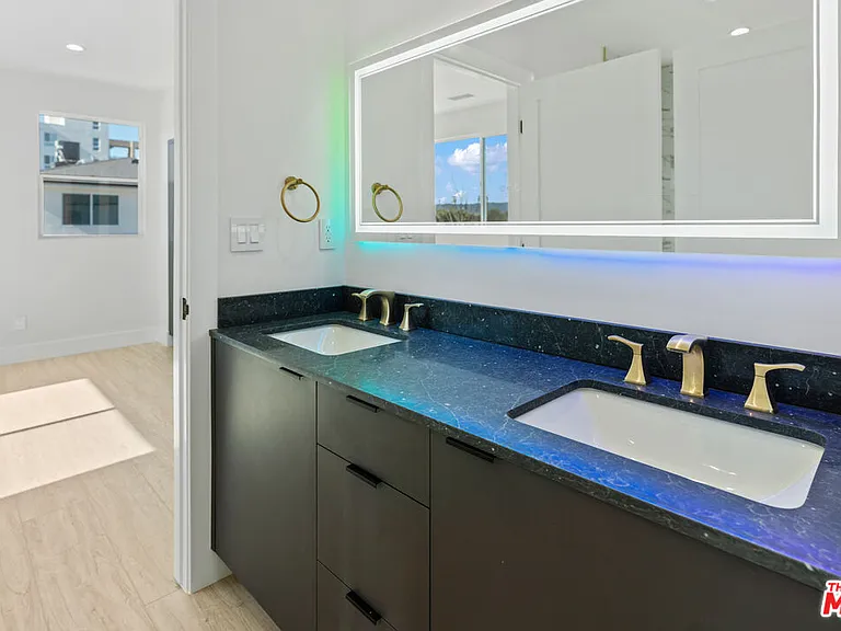 15224 W Holyland Dr — Photo 11