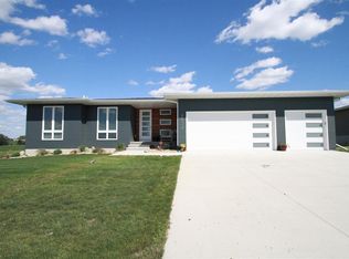 1632 Blue Wing Dr, Waterloo, IA 50701