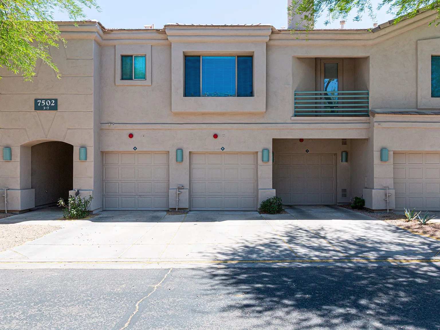 2 bed, 1115 sqft, $2,050 — Photo 3