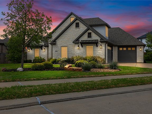 2nd image of 4316 Odell Ln