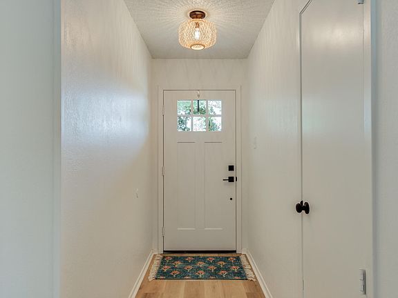 5th image of 5018 70th St