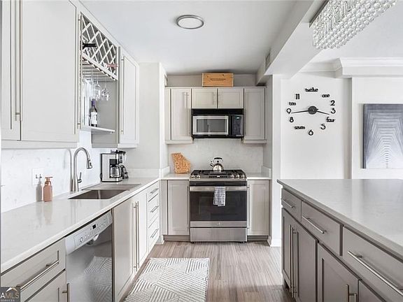 3rd image of 620 Peachtree St NE APT 1505