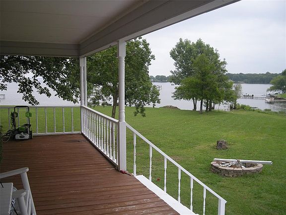 3rd image of 928 Shoreline Dr