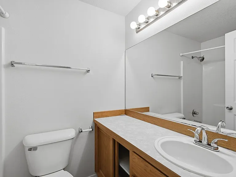 313 S Nectarine St — Photo 15