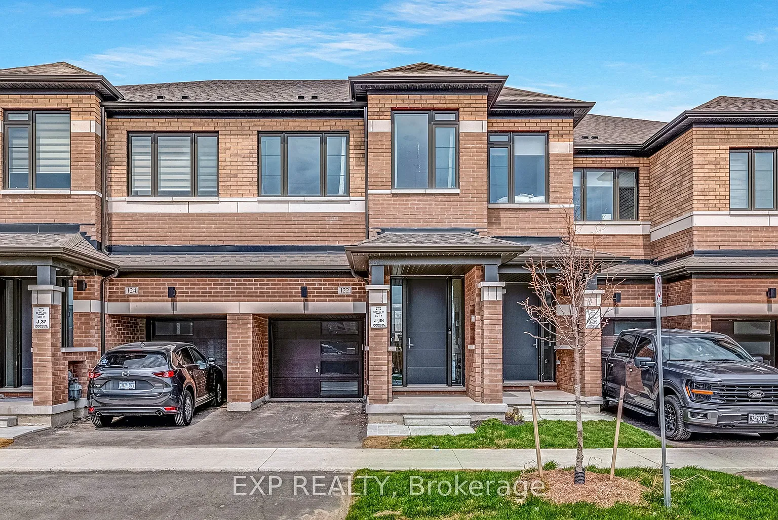 122 Turnberry Ln photo 1